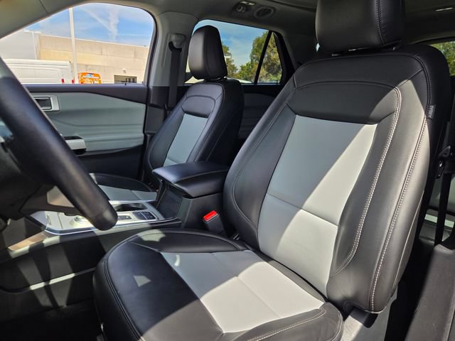 Certified 2023 Ford Explorer XLT w/ Equipment Group 202A RWD image 16