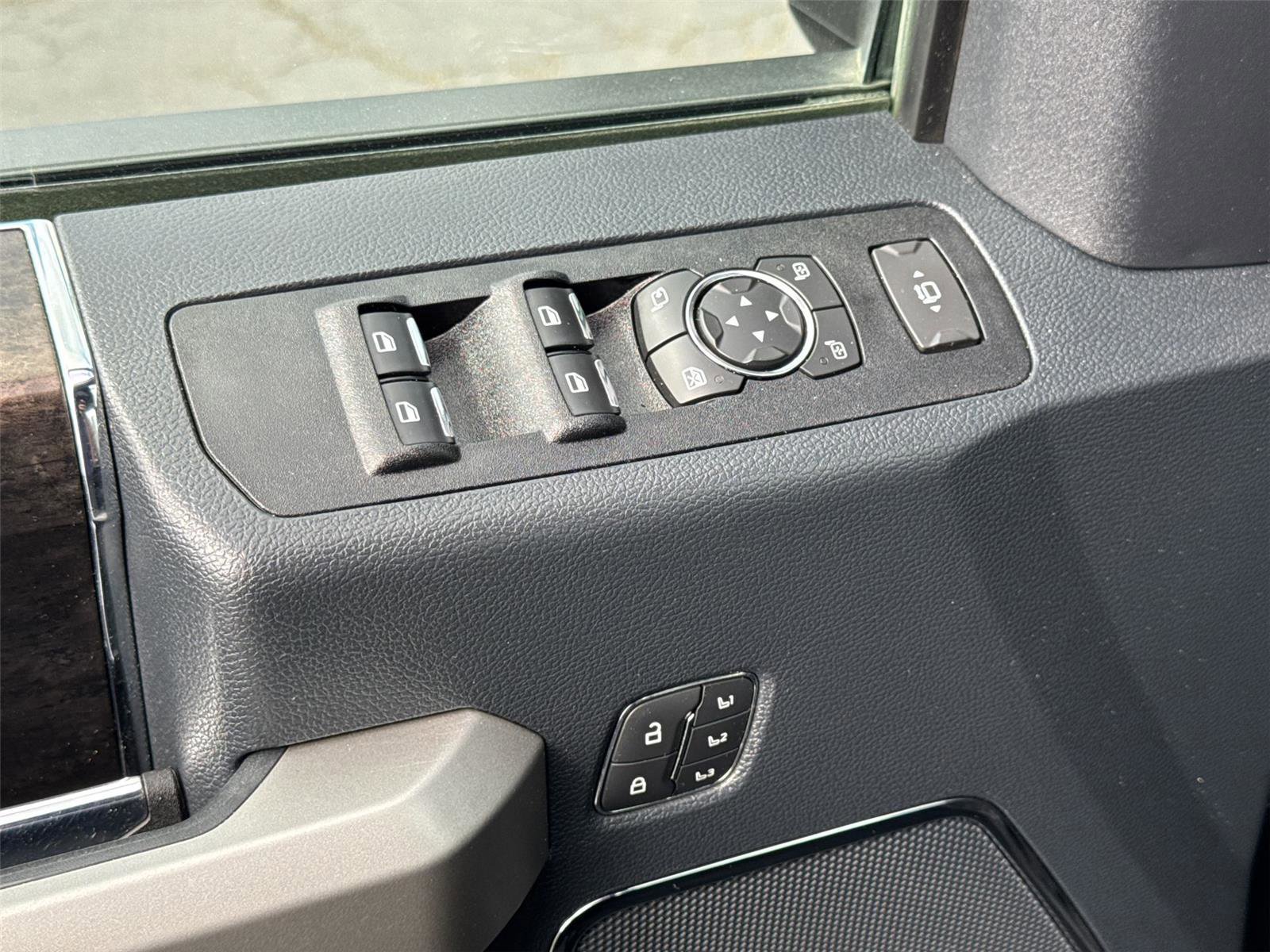 Certified 2022 Ford F350 Lariat w/ Lariat Ultimate Package image 28