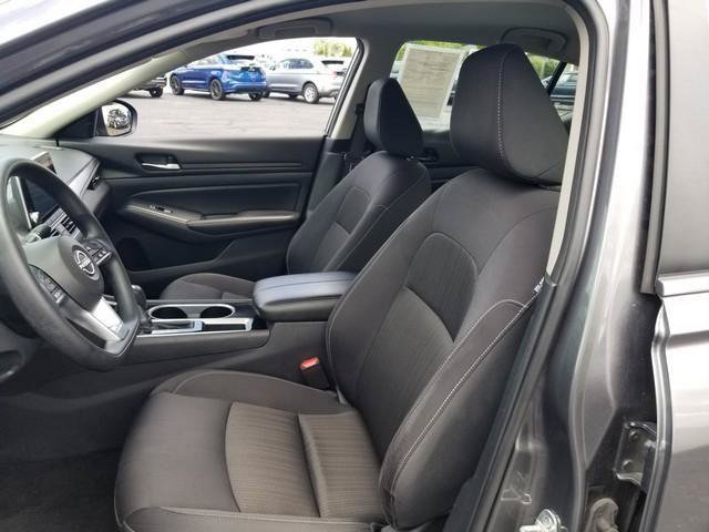 Used 2024 Nissan Altima 2.5 SV FWD image 12