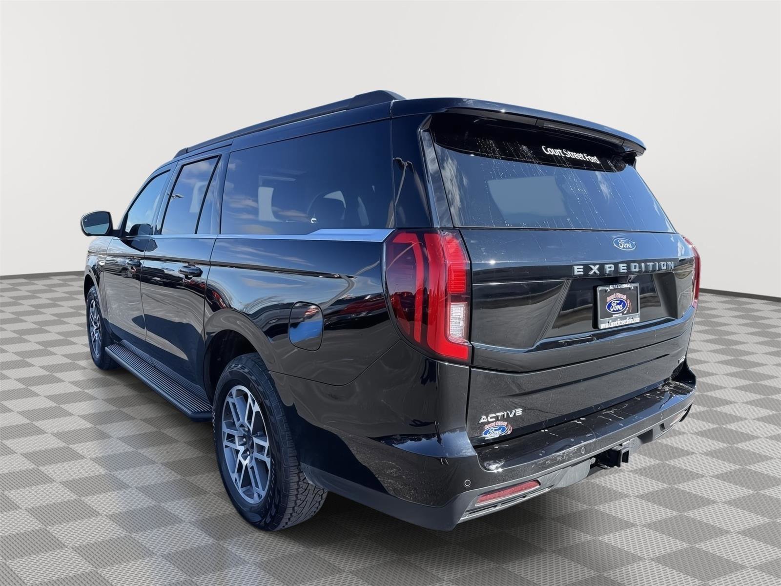 Certified 2025 Ford Expedition Max Active image 3