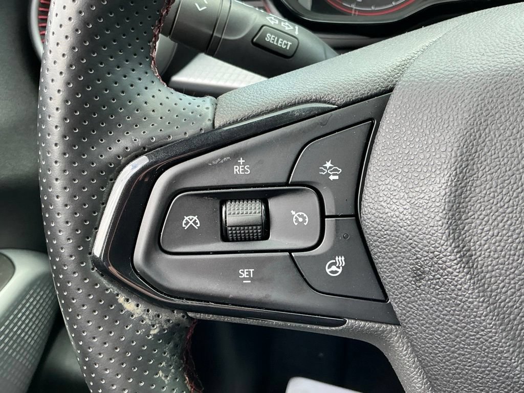 Used 2024 Chevrolet Trax RS FWD image 41