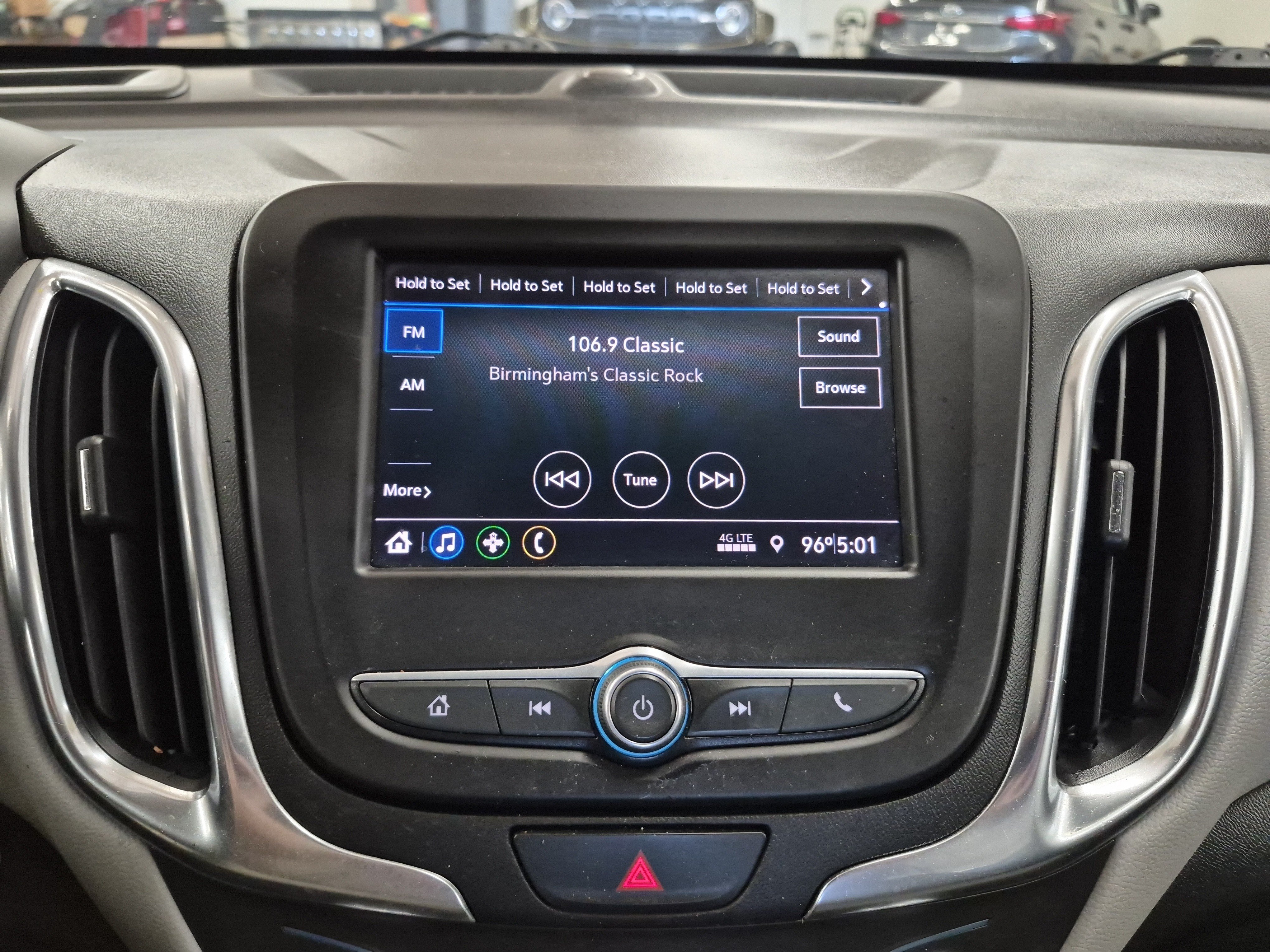 Used 2021 Chevrolet Equinox LS w/ LS Convenience Package FWD image 31
