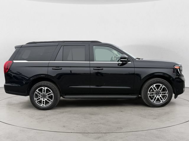 Certified 2025 Ford Expedition Active AWD/4WD image 4