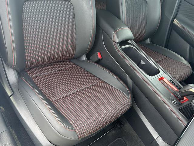 Used 2026 Nissan Kicks SR FWD image 14