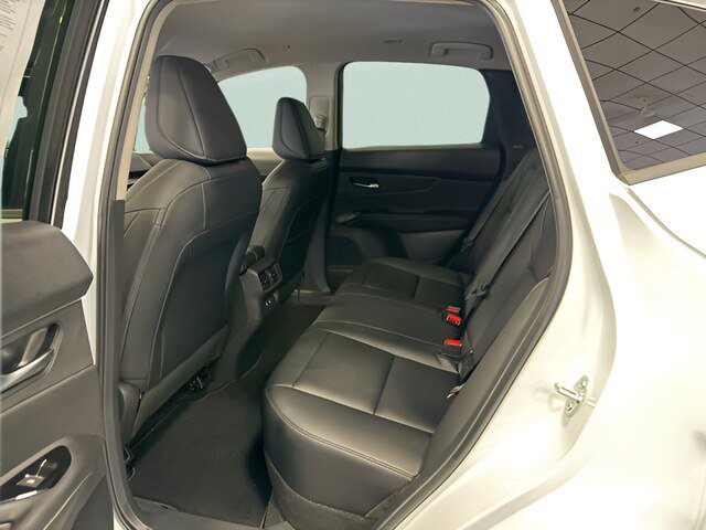Used 2025 Nissan Murano SV AWD/4WD image 5