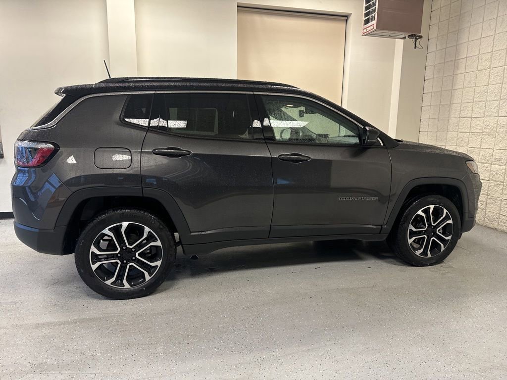 Used 2022 Jeep Compass Limited image 3