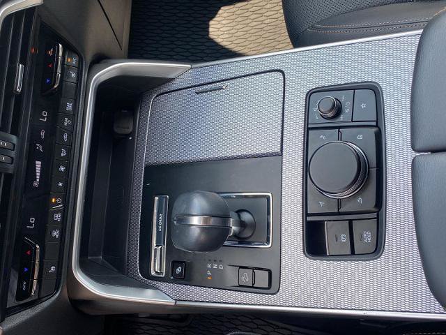 Used 2024 MAZDA CX-90 Plug-In Hybrid w/ Premium Pkg AWD/4WD image 26