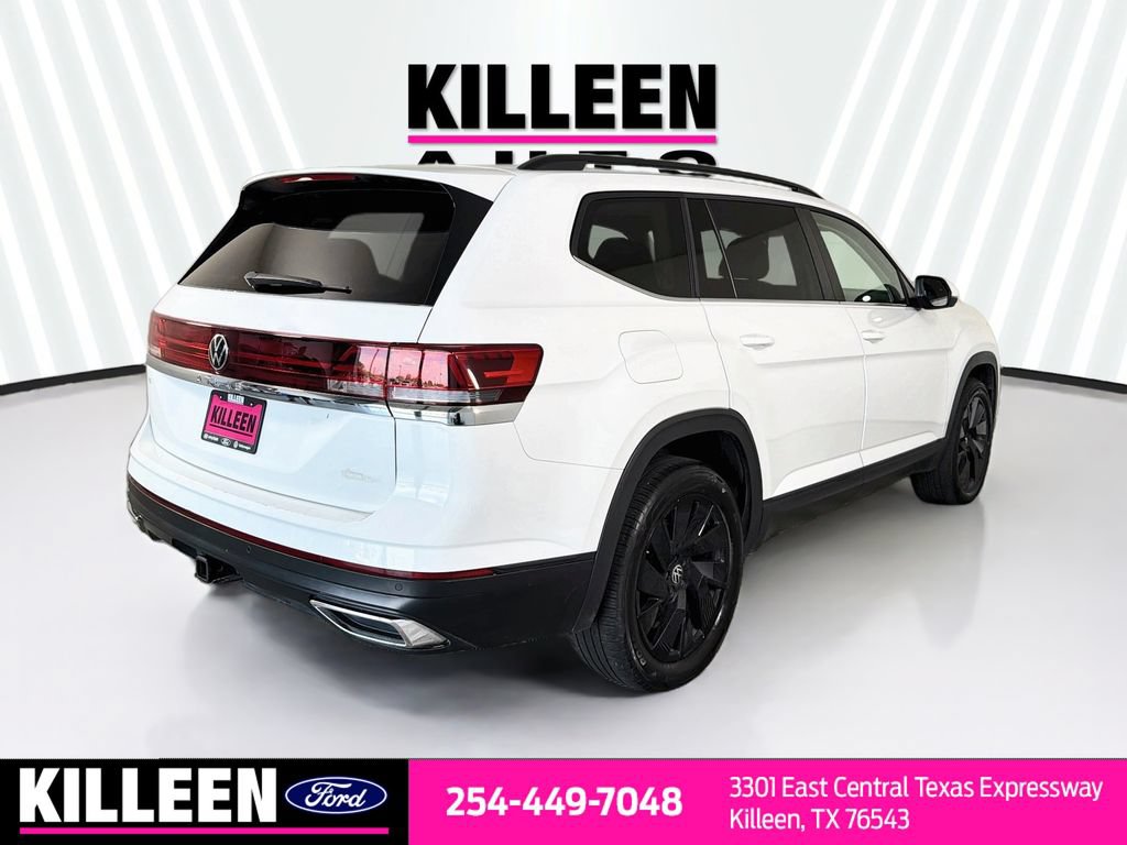 Used 2024 Volkswagen Atlas SE w/ Panoramic Sunroof Package FWD image 9
