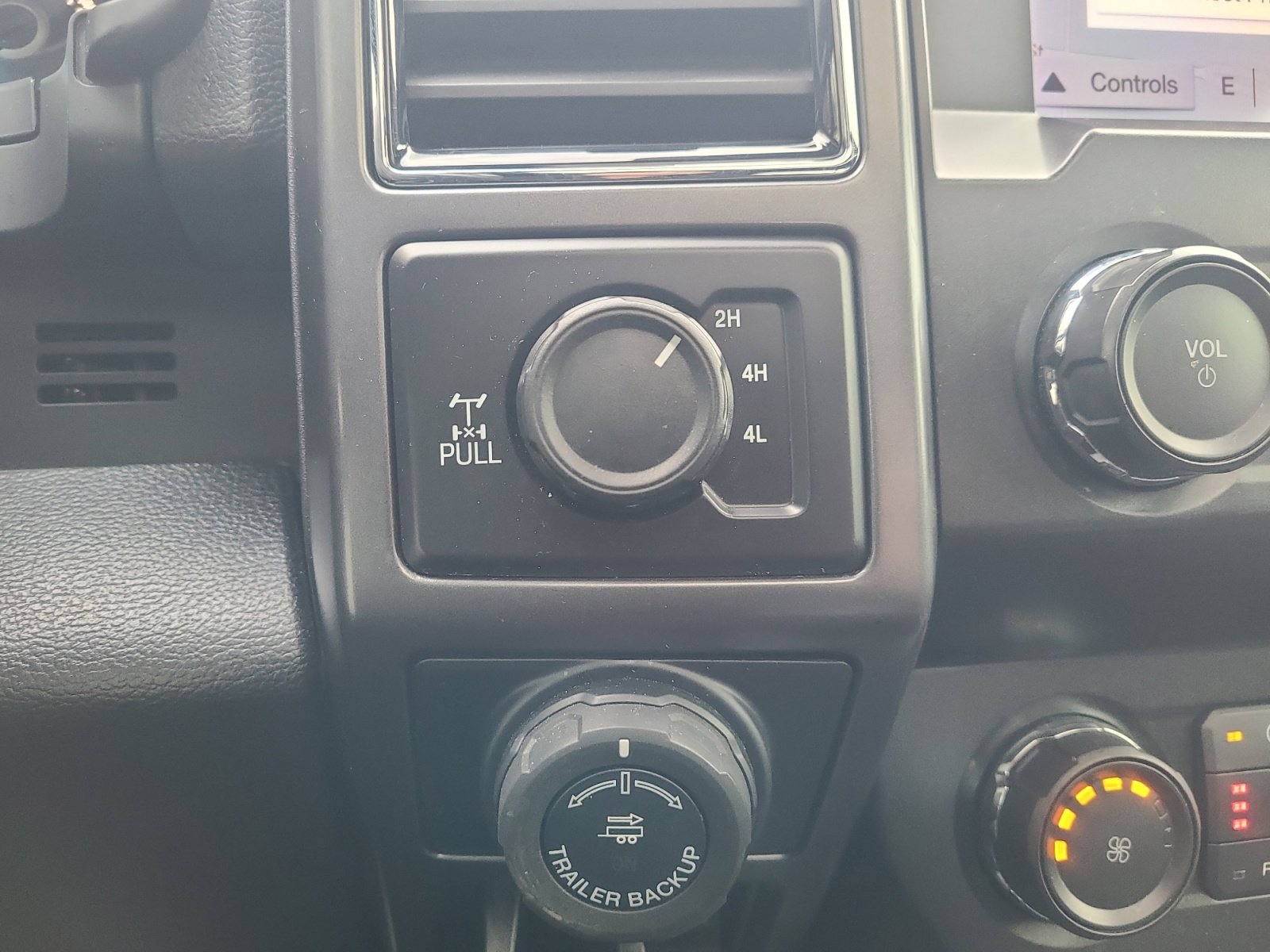 Certified 2019 Ford F150 XLT w/ Equipment Group 302A Luxury image 34