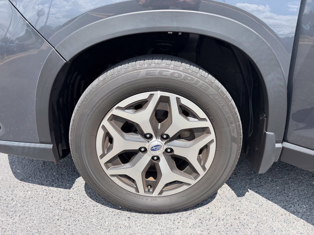 Used 2022 Subaru Forester Premium AWD/4WD image 19