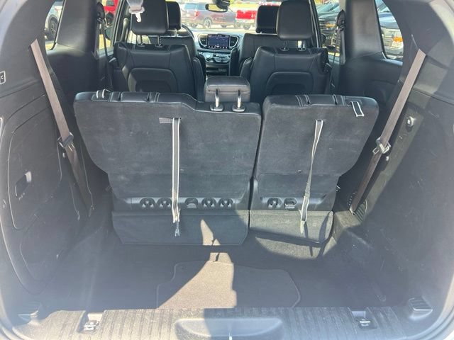 Used 2024 Chrysler Pacifica Limited FWD image 23