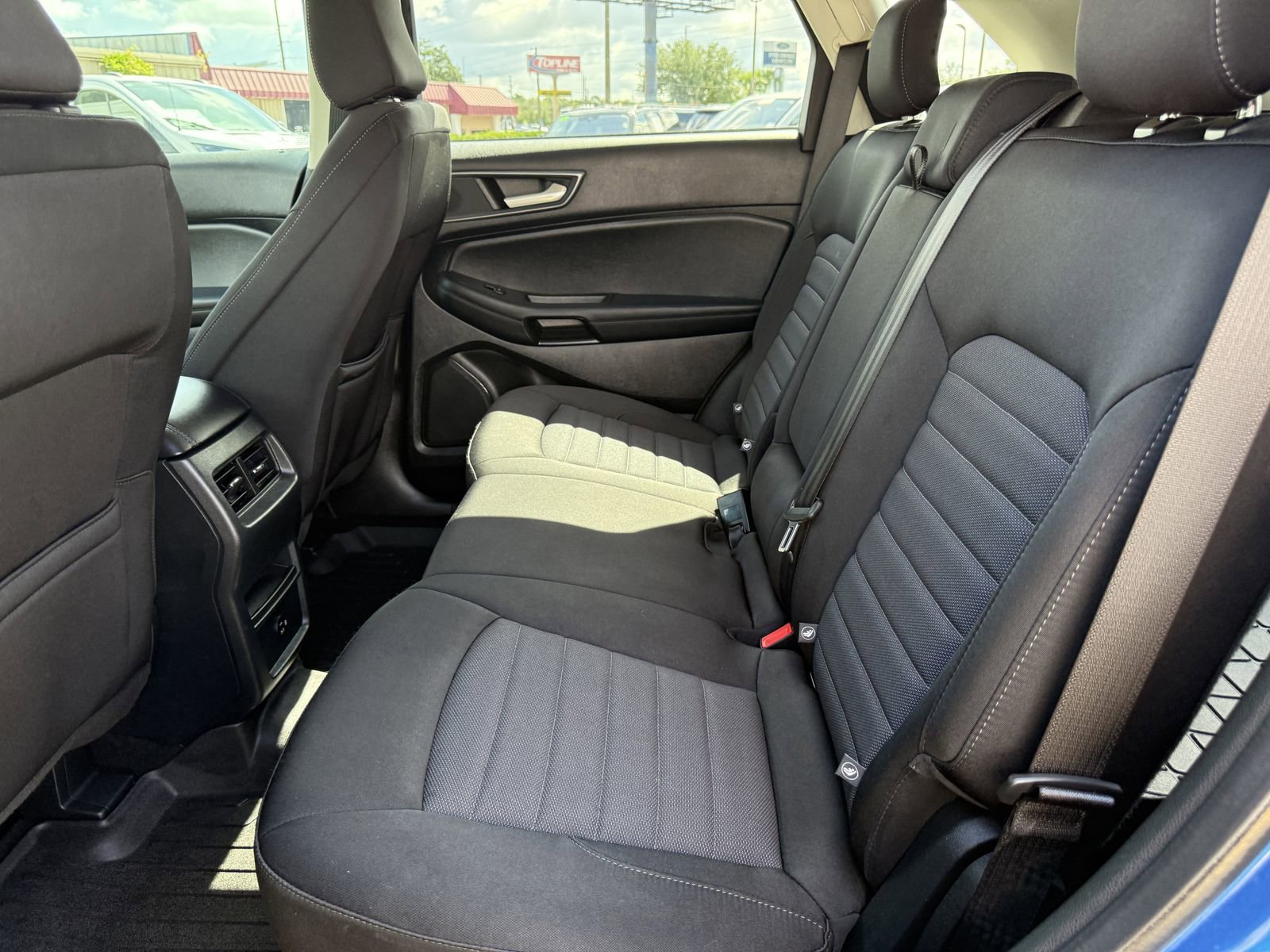 Certified 2022 Ford Edge SE w/ Black Appearance Package AWD/4WD image 17