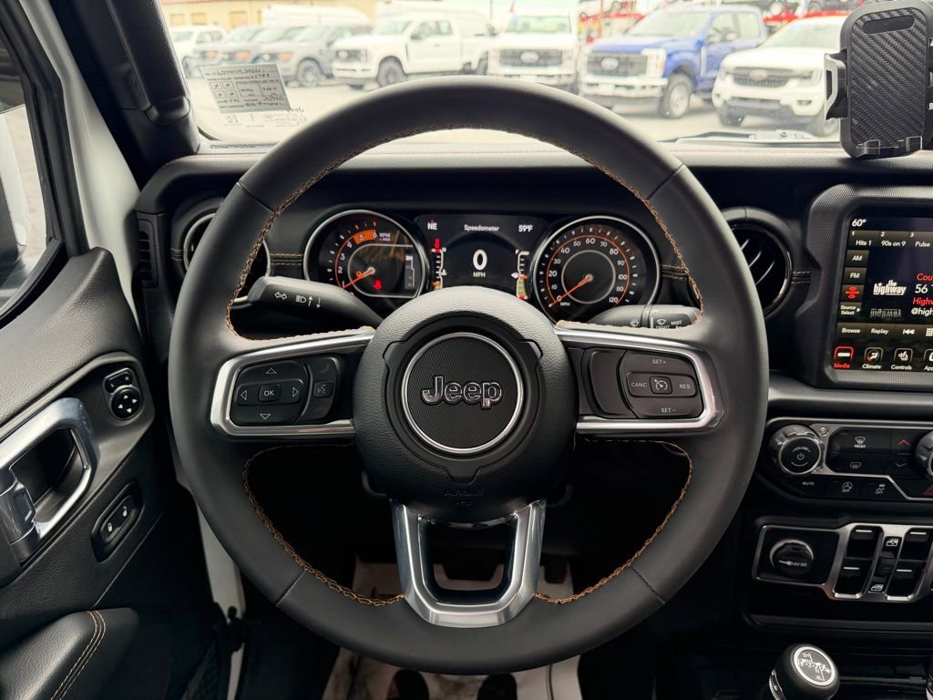 Used 2023 Jeep Gladiator Overland AWD/4WD image 15