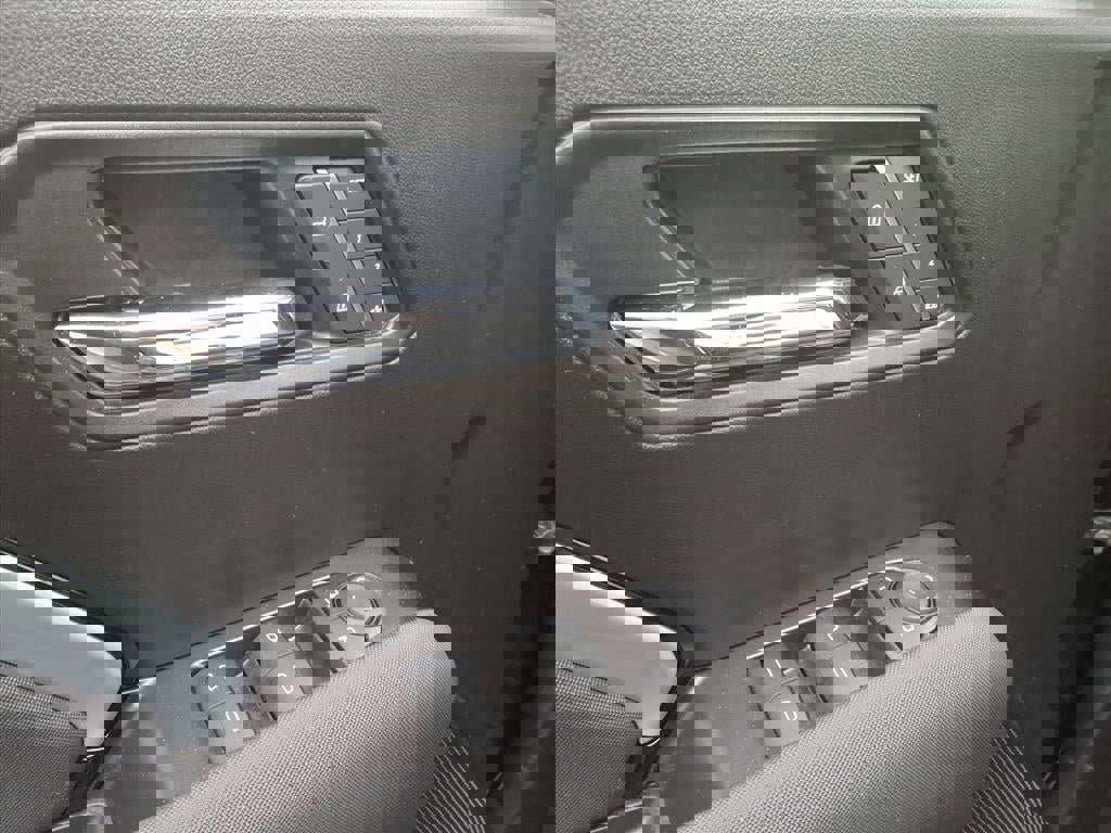 Used 2025 Chevrolet Colorado Z71 w/ Technology Package image 14