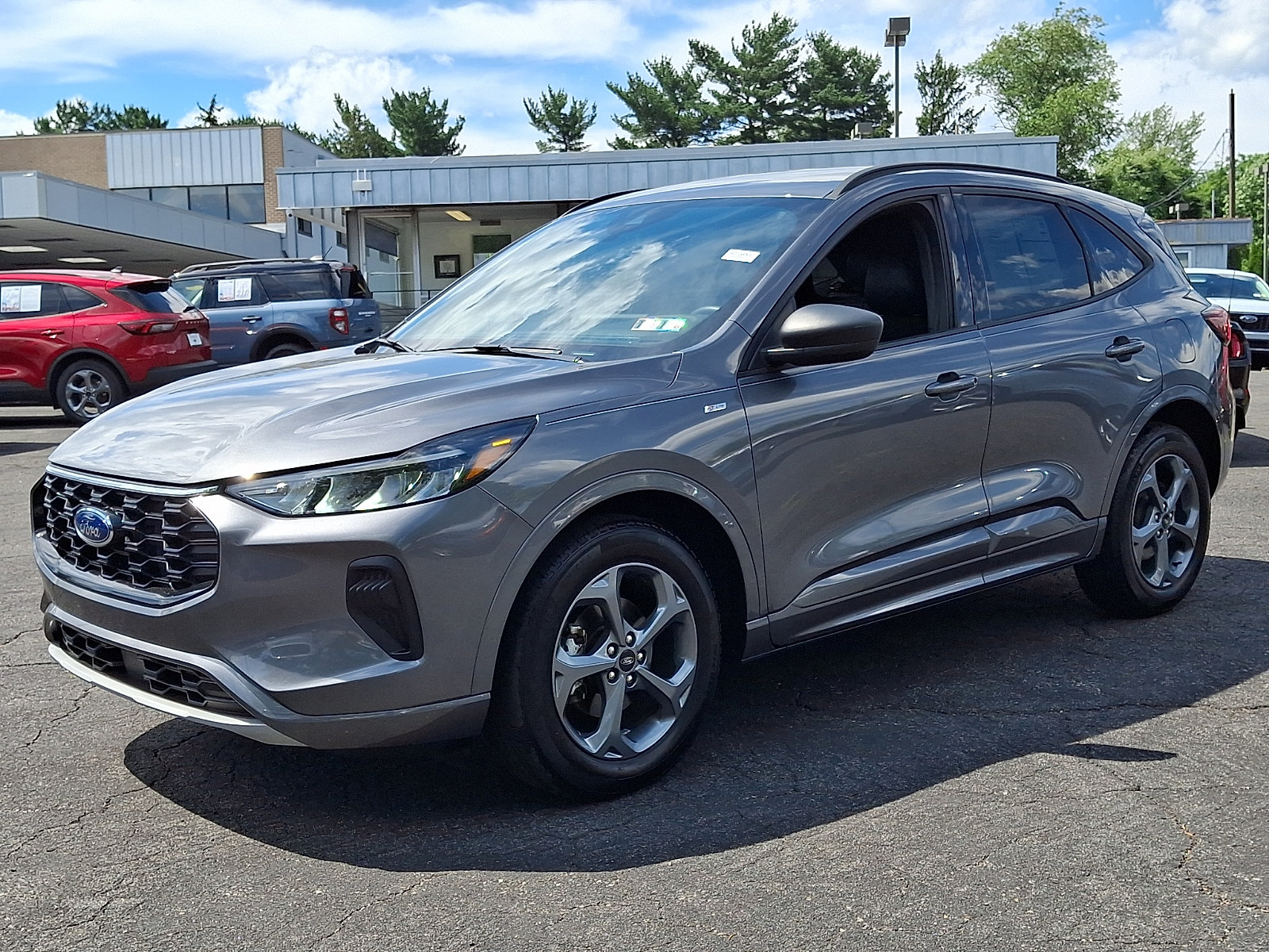 Certified 2023 Ford Escape ST-Line w/ Tech Pack #1 AWD/4WD image 3