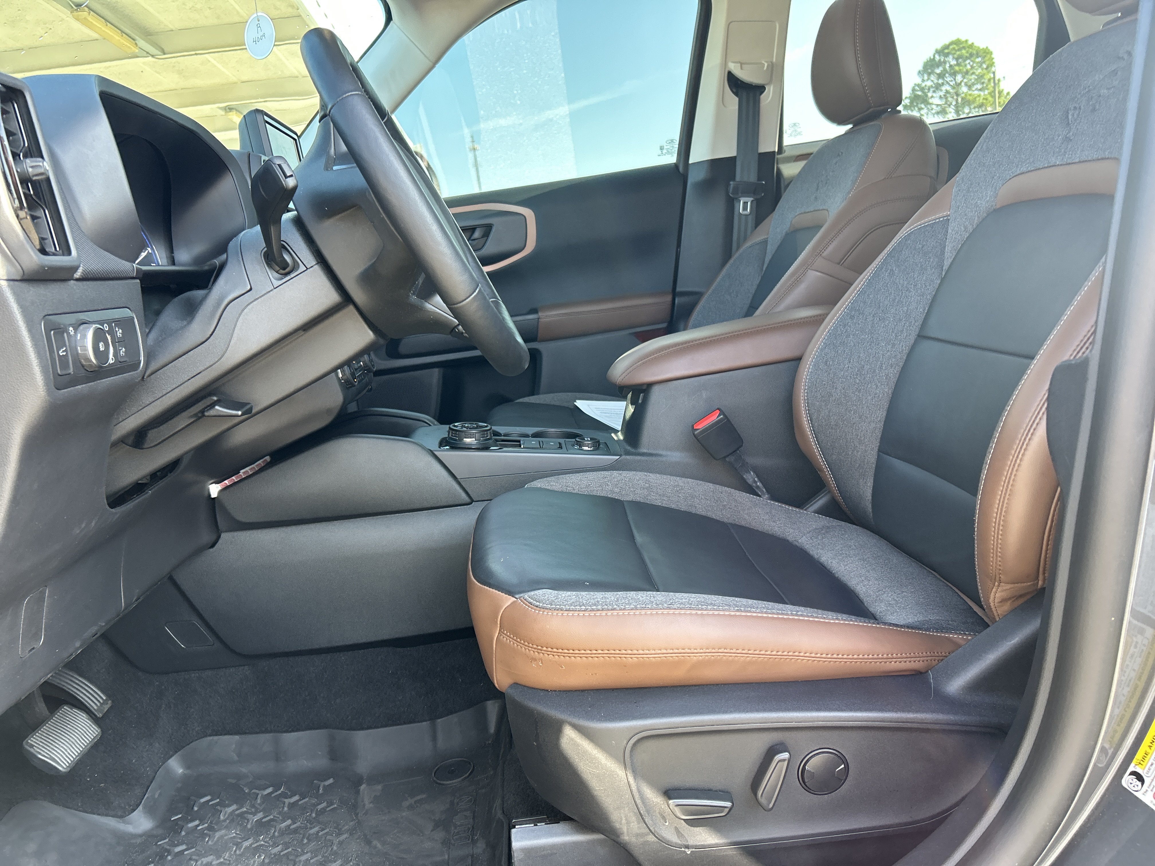 Certified 2022 Ford Bronco Sport Outer Banks w/ Tech Package AWD/4WD image 11