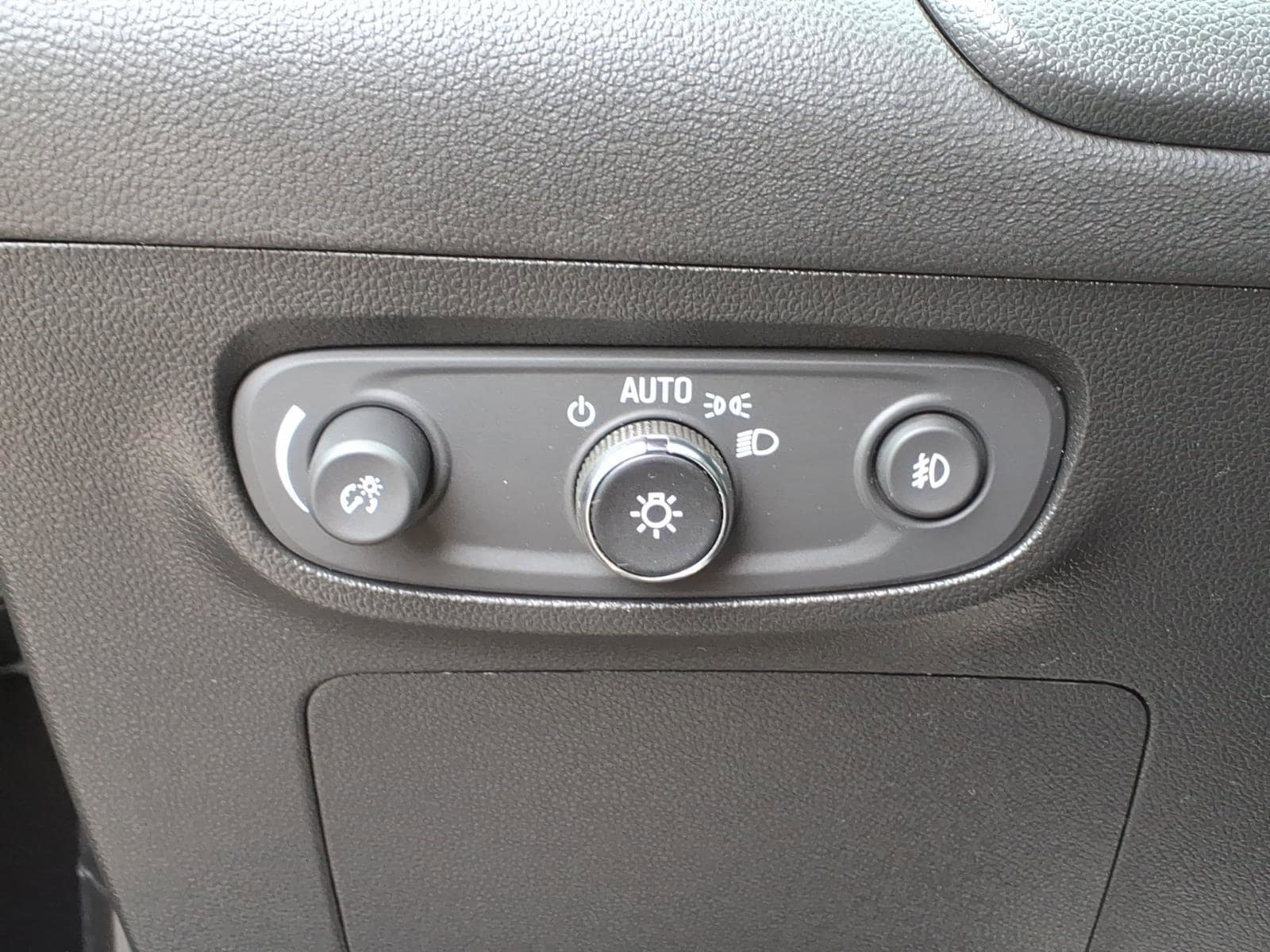 Used 2023 Buick Encore GX Preferred w/ Cold Weather Comfort Package AWD/4WD image 21
