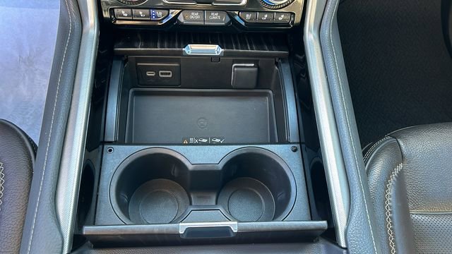 Used 2022 GMC Yukon XL Denali w/ Denali Premium Package image 24