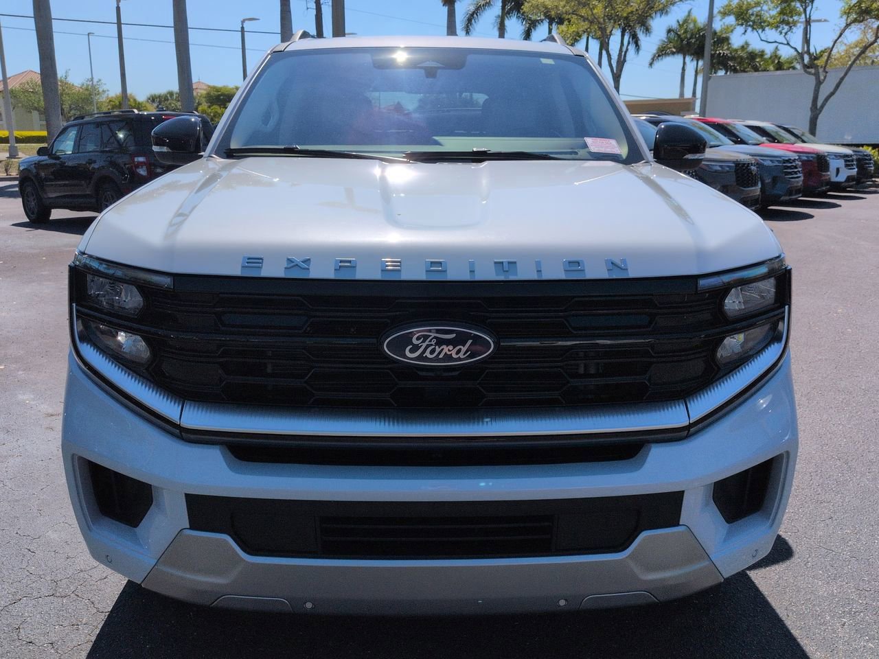 Certified 2025 Ford Expedition Platinum w/ Platinum Ultimate Package image 9