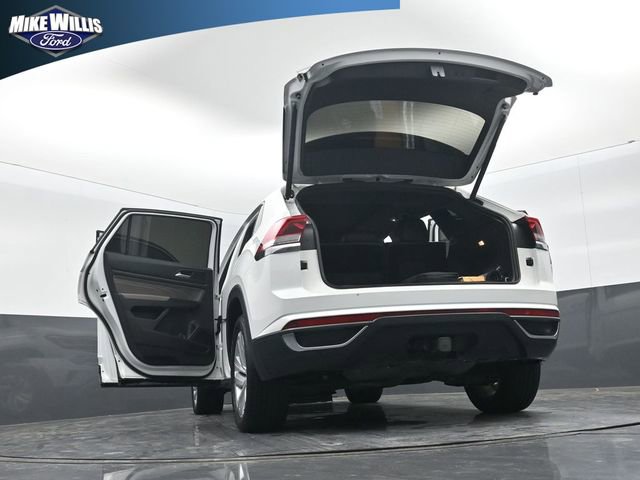 Used 2023 Volkswagen Atlas Cross Sport SE w/ Panoramic Sunroof Package FWD image 30