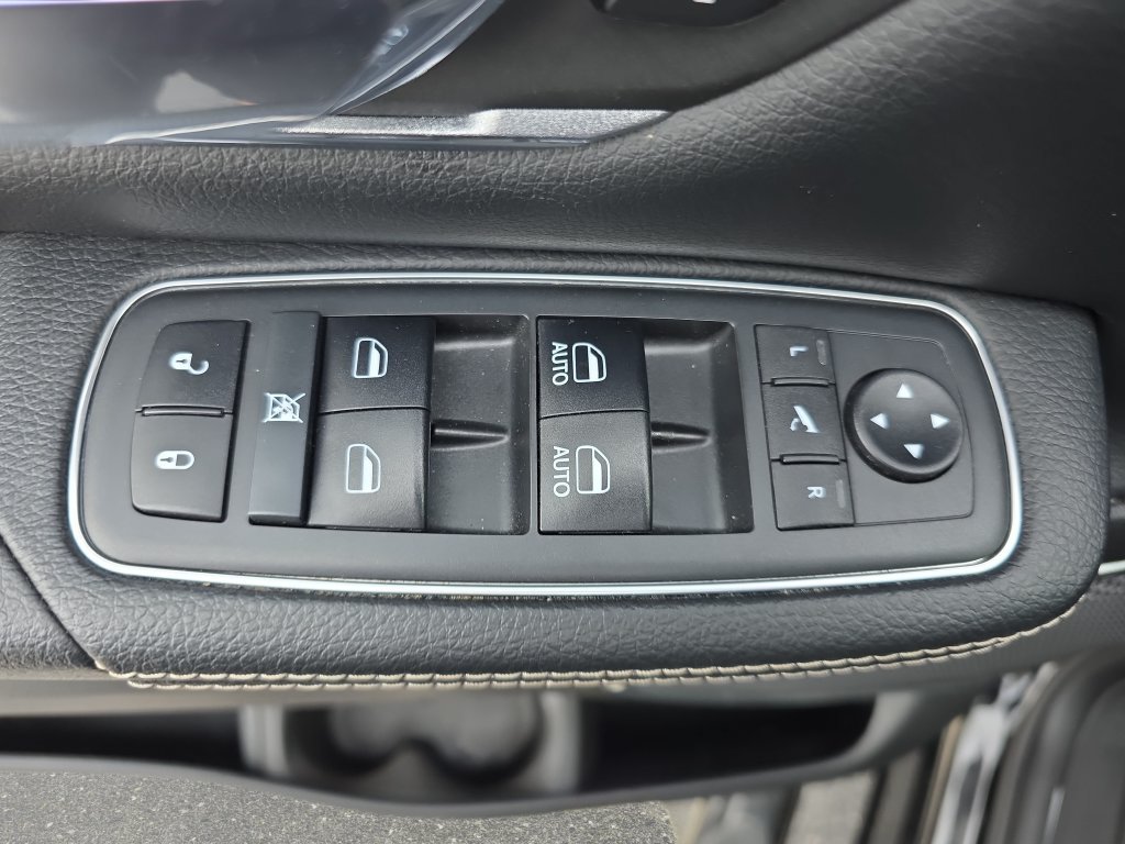 Used 2019 RAM 1500 Laramie AWD/4WD image 21