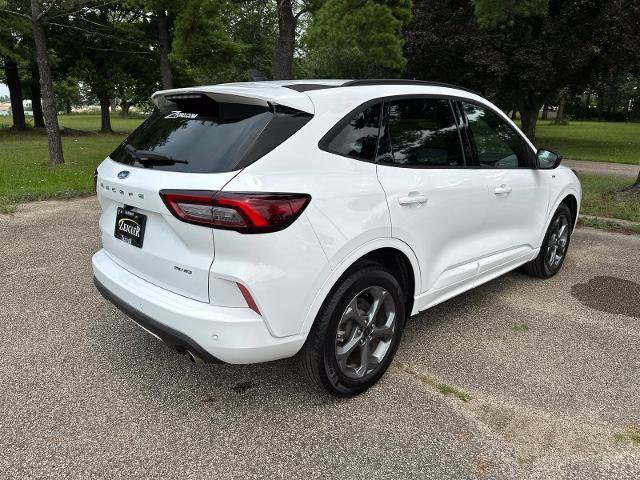 Certified 2023 Ford Escape ST-Line w/ Tech Pack #1 AWD/4WD image 8