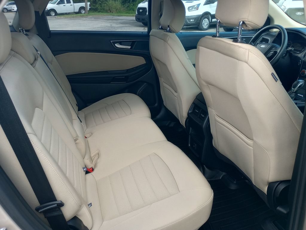 Certified 2018 Ford Edge SE FWD image 12