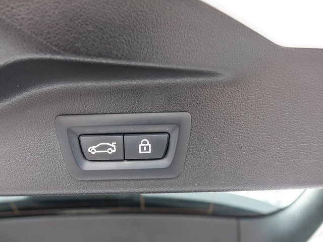 Used 2023 BMW X5 xDrive40i w/ Premium Package AWD/4WD image 34