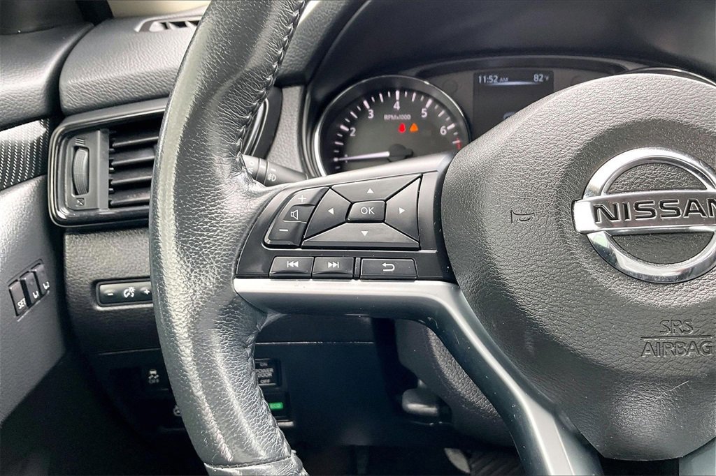 Used 2017 Nissan Rogue SL w/ SL Premium Package image 10