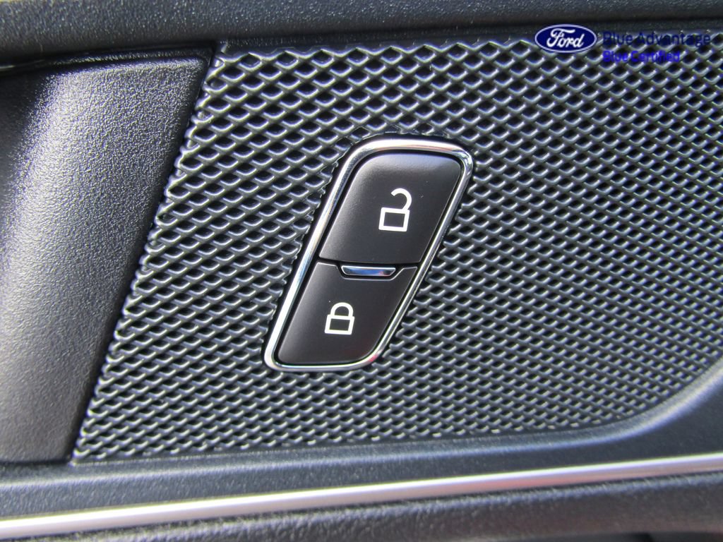 Certified 2024 Ford Edge ST-Line AWD/4WD image 31