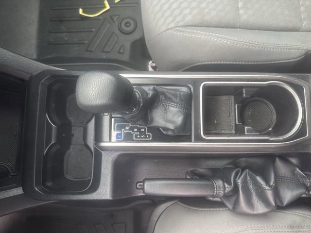 Used 2022 Toyota Tacoma SR5 w/ Technology Package image 15