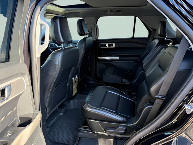 Certified 2022 Ford Explorer XLT w/ Equipment Group 202A AWD/4WD image 5