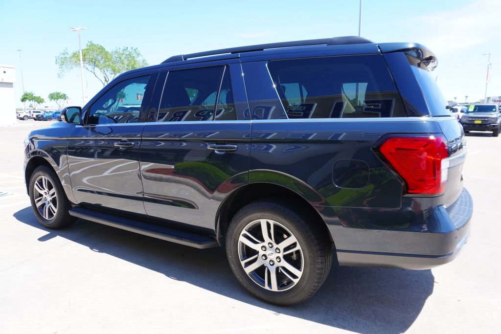Certified 2024 Ford Expedition XLT RWD image 4
