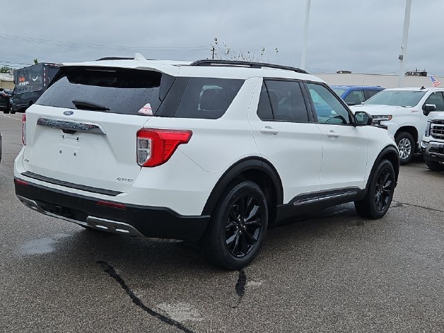 Certified 2023 Ford Explorer XLT w/ Equipment Group 202A AWD/4WD image 5