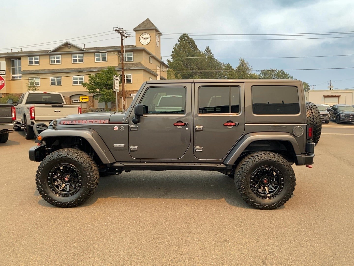 Used 2017 Jeep Wrangler Unlimited Rubicon AWD/4WD image 8