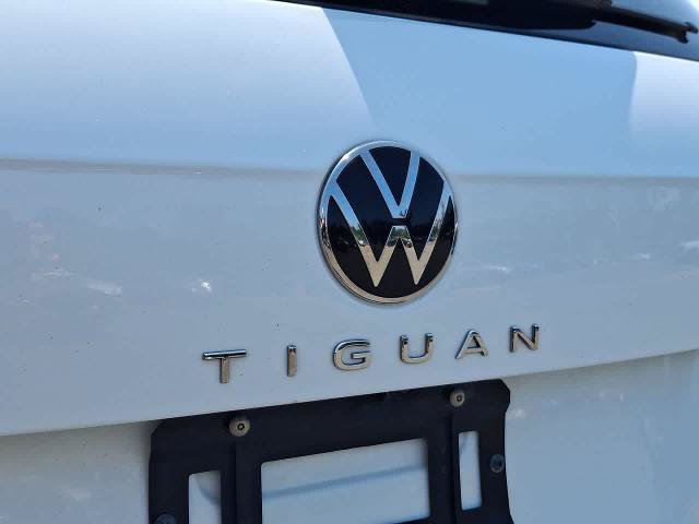 Used 2024 Volkswagen Tiguan SE AWD/4WD image 28