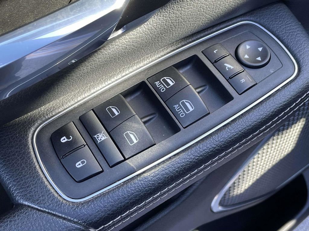 Used 2024 RAM 1500 Laramie image 16