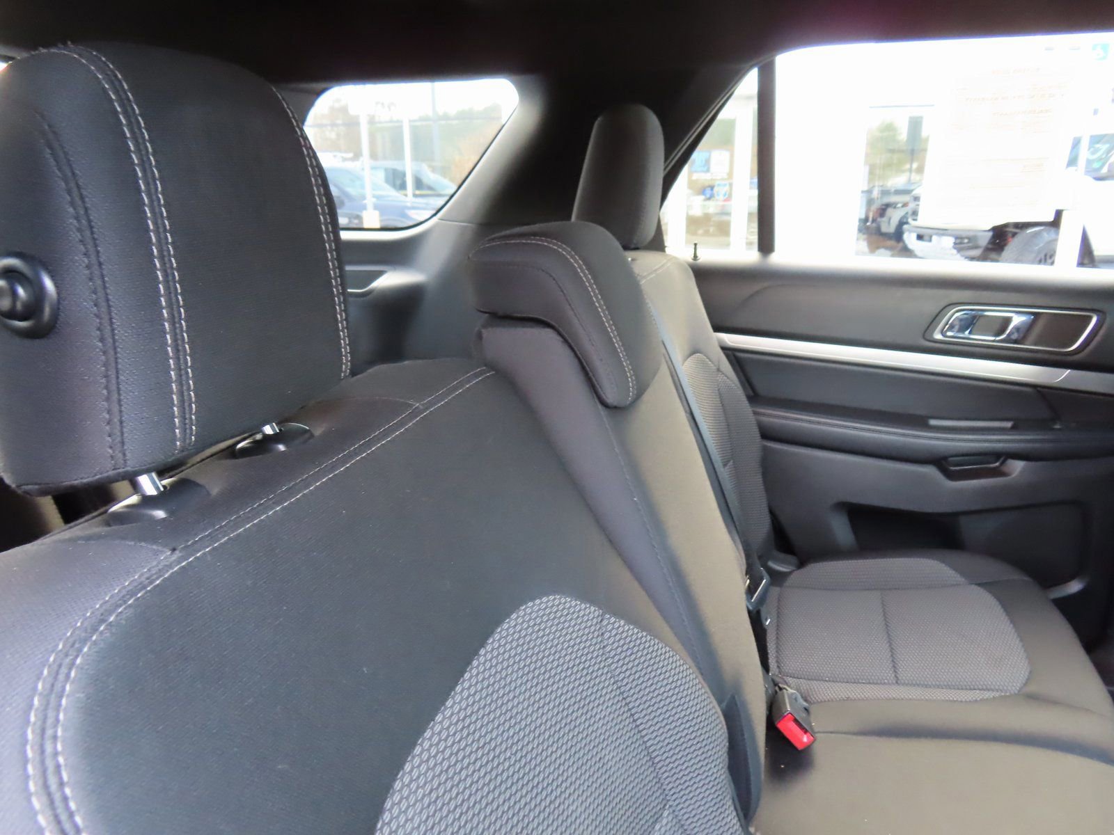 Certified 2018 Ford Explorer XLT w/ Equipment Group 201A image 30