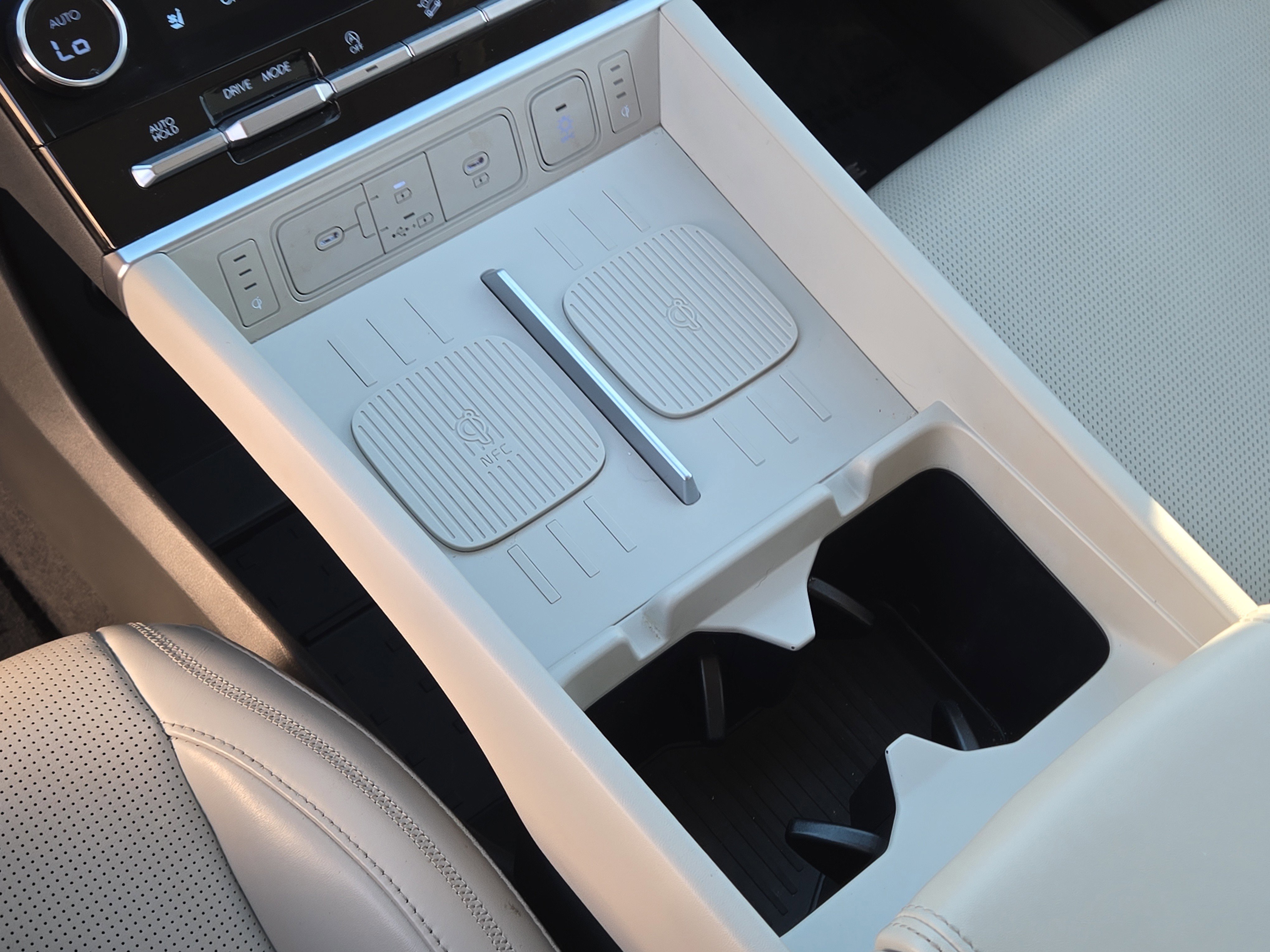 Used 2024 Hyundai Santa Fe Calligraphy image 35