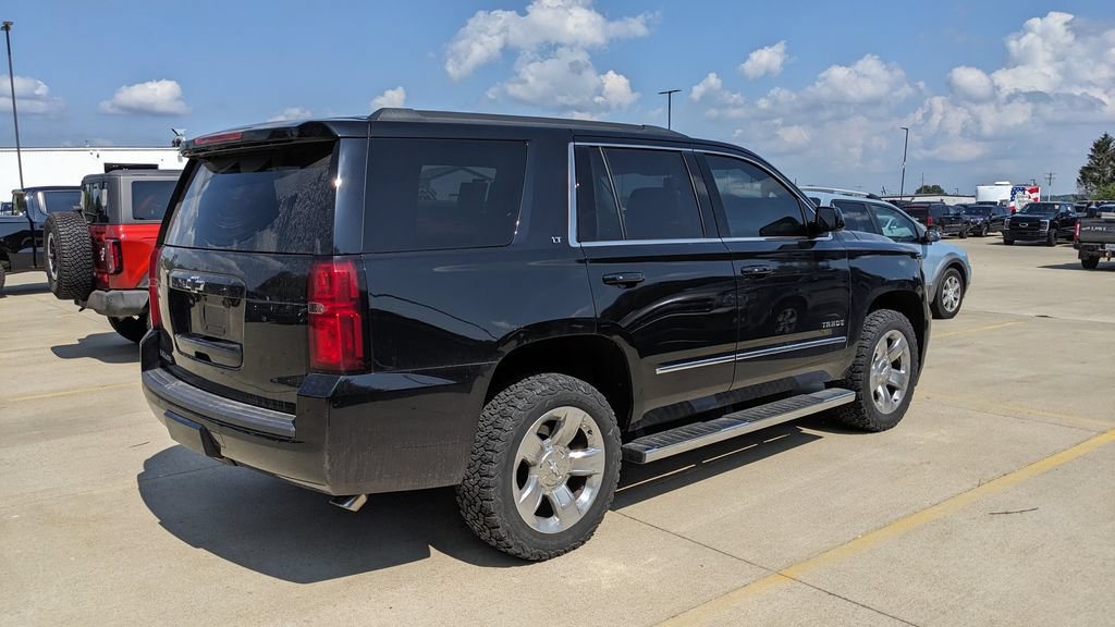 Used 2019 Chevrolet Tahoe LT w/ LT Signature Package AWD/4WD image 3