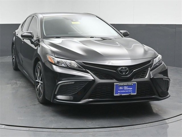 Used 2024 Toyota Camry SE image 2