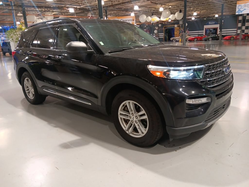 Certified 2023 Ford Explorer XLT w/ Equipment Group 202A