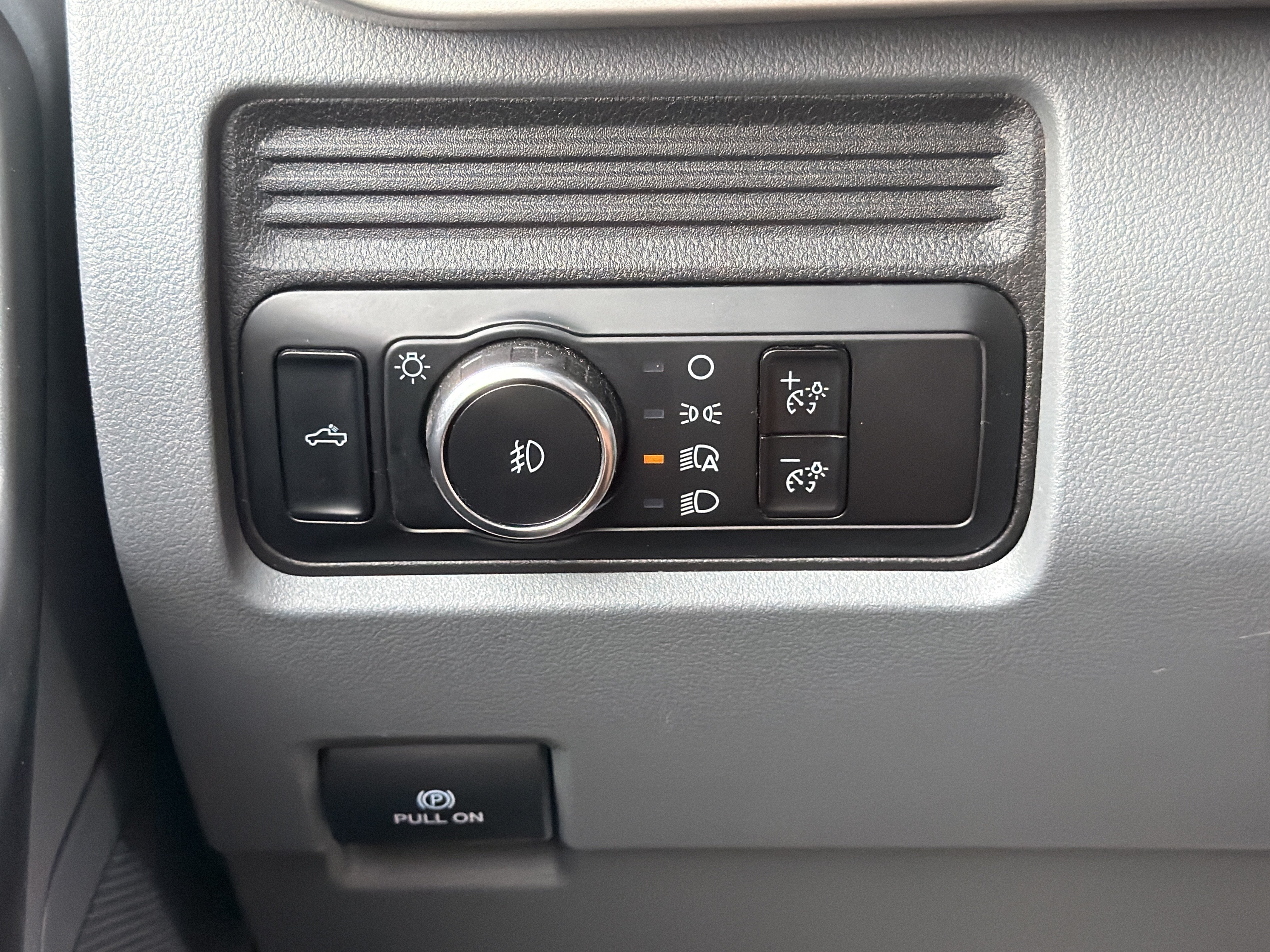Certified 2025 Ford F250 XLT AWD/4WD image 27