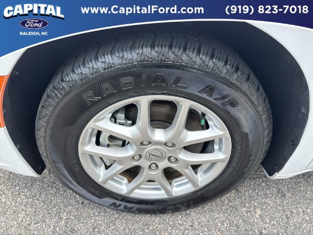 Used 2025 Chrysler Pacifica Select FWD image 13