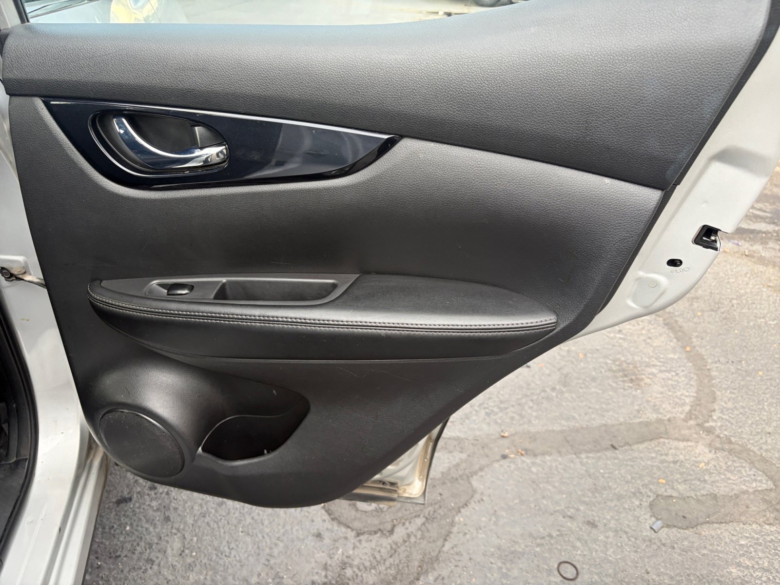 Used 2017 Nissan Rogue Sport SV FWD image 27