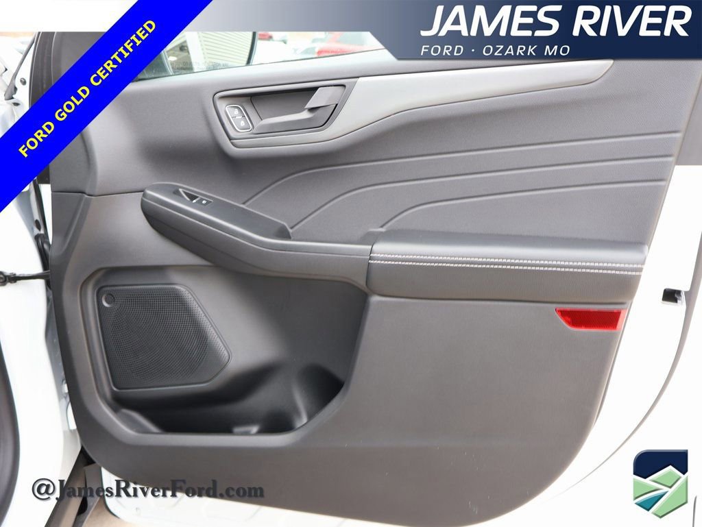 Certified 2025 Ford Escape Active w/ Cold Weather Package image 8