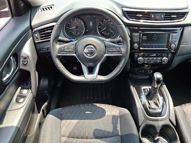 Used 2018 Nissan Rogue SV AWD/4WD image 11