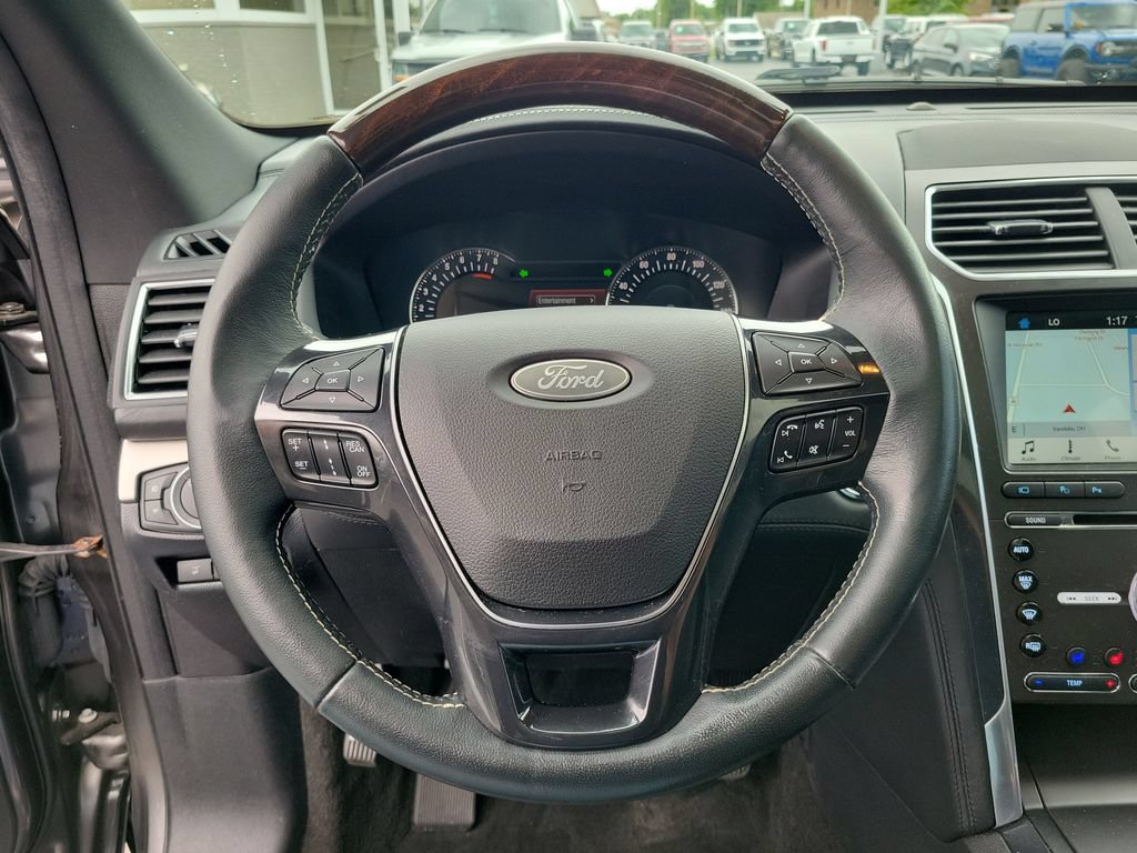 Certified 2017 Ford Explorer Platinum AWD/4WD image 23