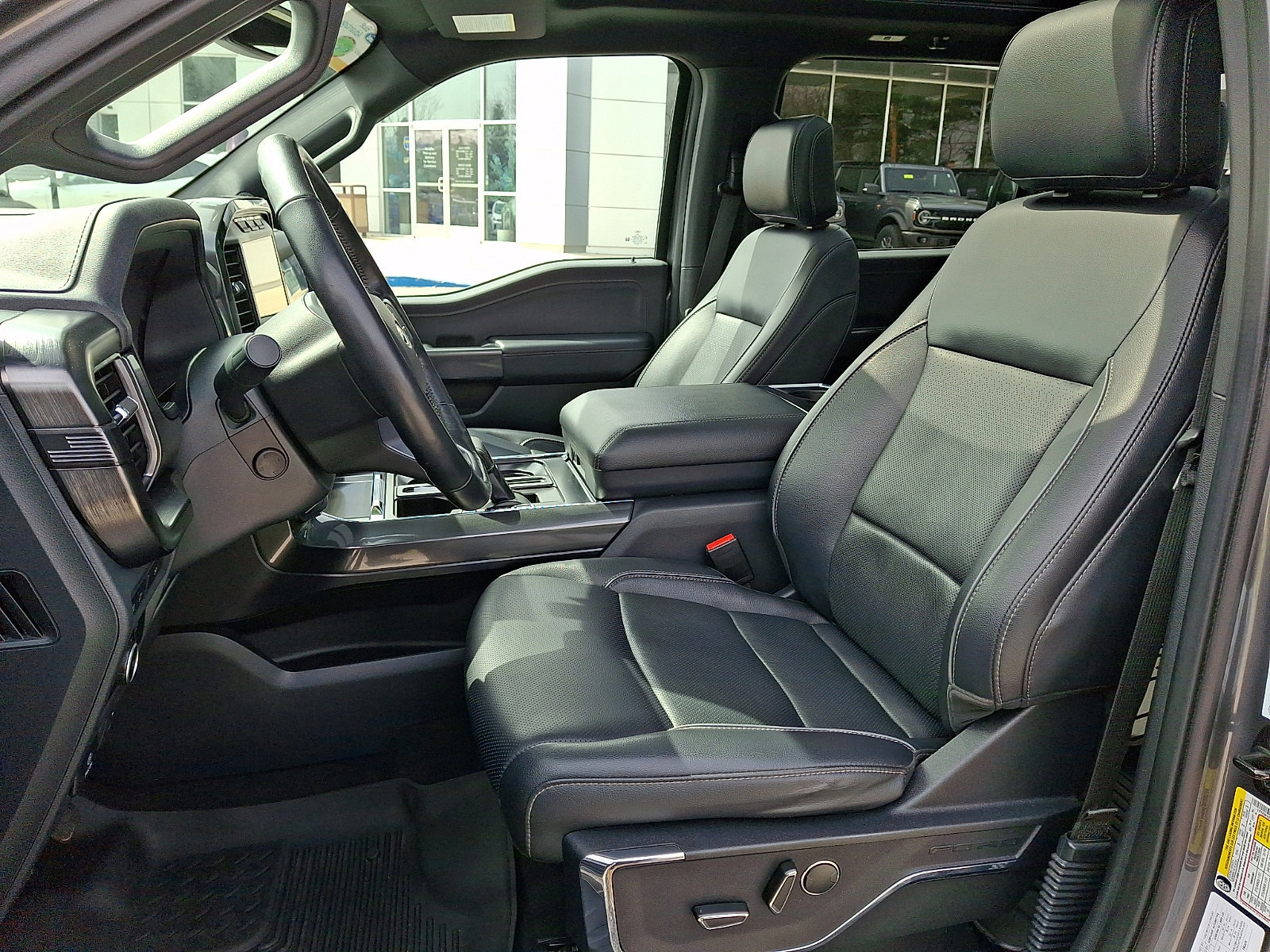 Certified 2023 Ford F150 Lariat w/ Equipment Group 502A High image 16