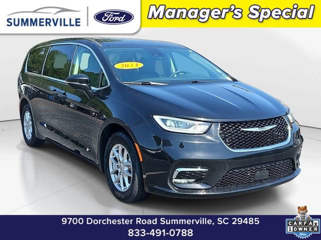 Used 2024 Chrysler Pacifica Touring-L FWD image 1